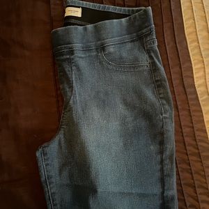 Old Navy Super Skinny Jeggings